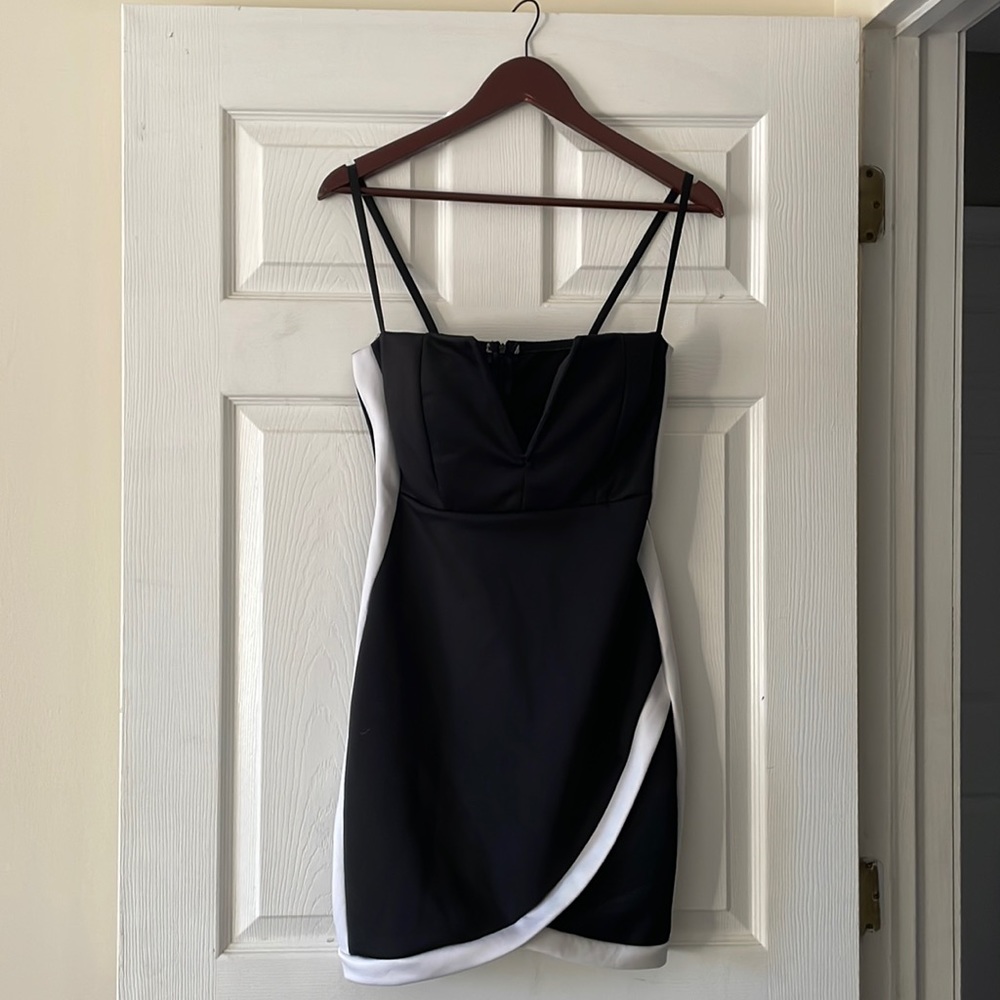 Low cut black and white short dress